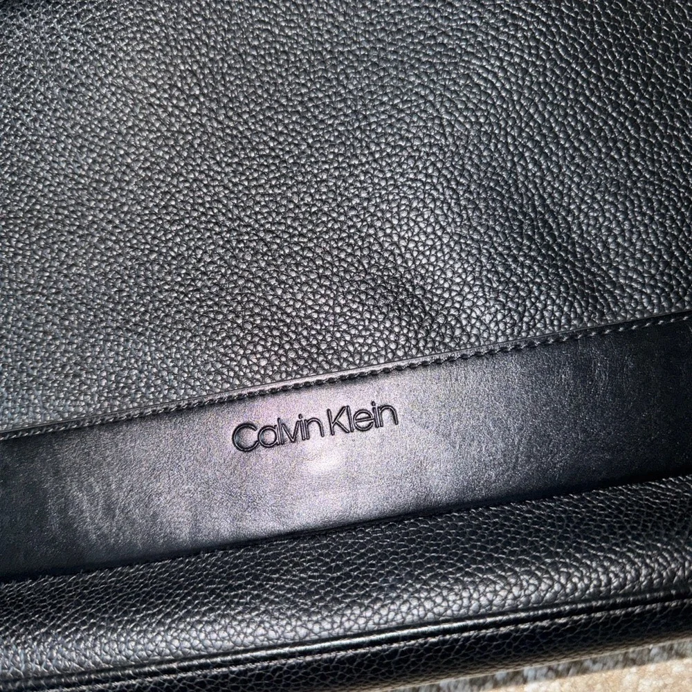 Calvin Klein Textured Black faux leather Messenger Bag